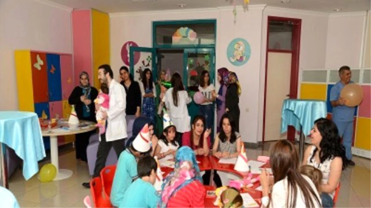 Silvan MYO\'dan Kalp Hastanesinde Çocuk Oyun Odası