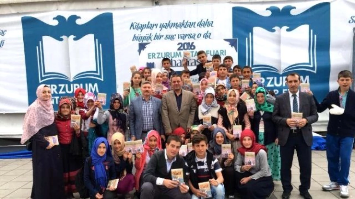 AK Parti Aziziye Teşkilatı Öğrencileri Kitap Fuarıyla Buluşturdu
