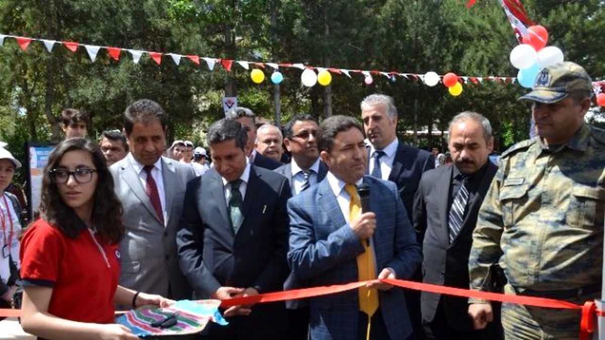 Anadolu Lisesinde Bilim Fuarı Açıldı