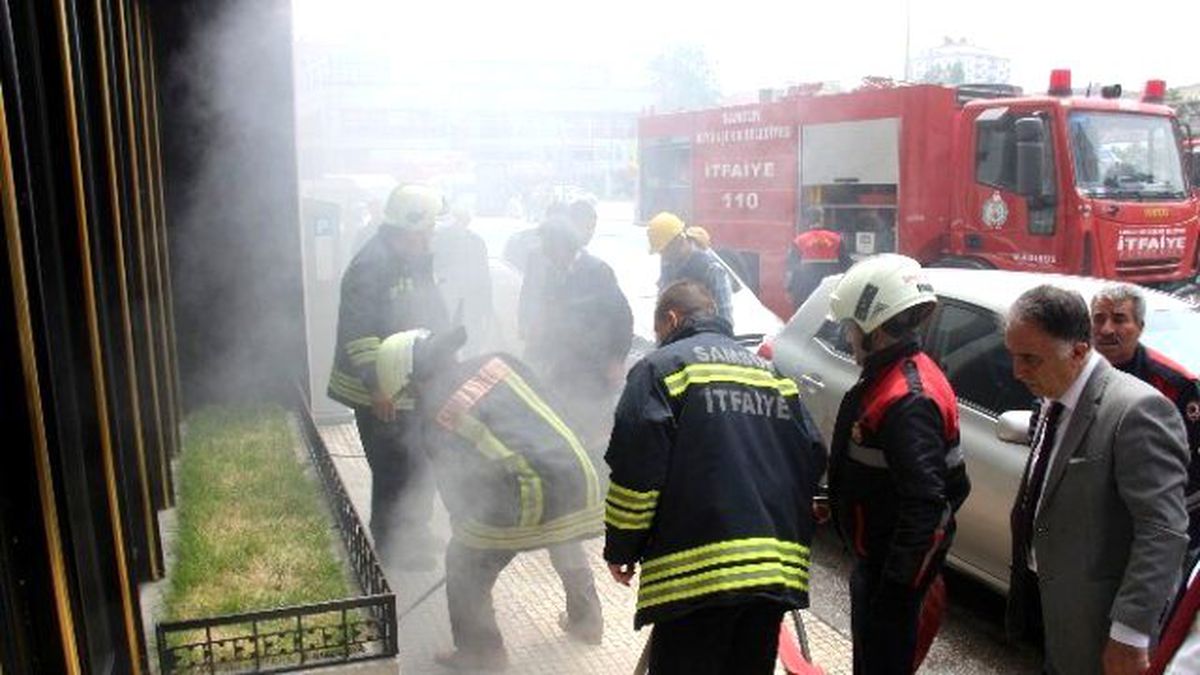 Bankada Çıkan Yangın Korkuttu