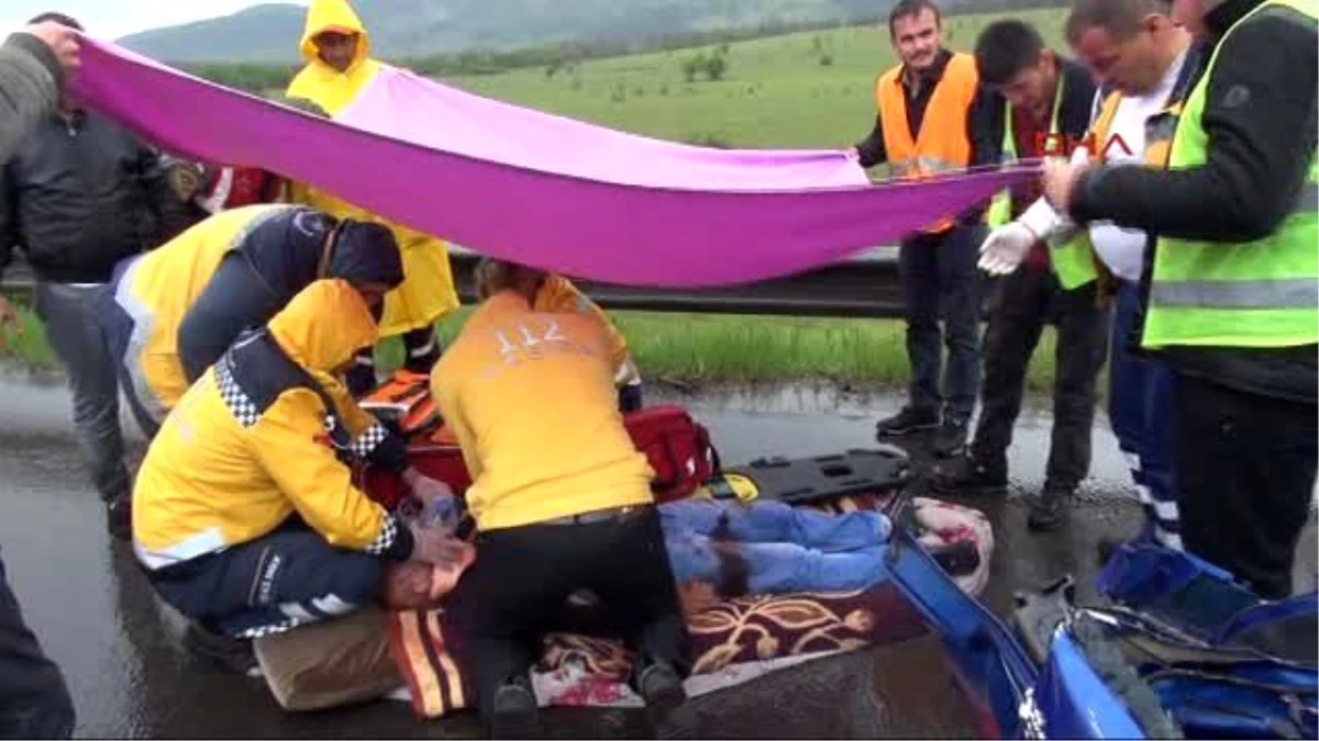 Bolu - Kamyona Çarpan Otomobilin Sürücüsü Öldü, Eşi Yaralandı