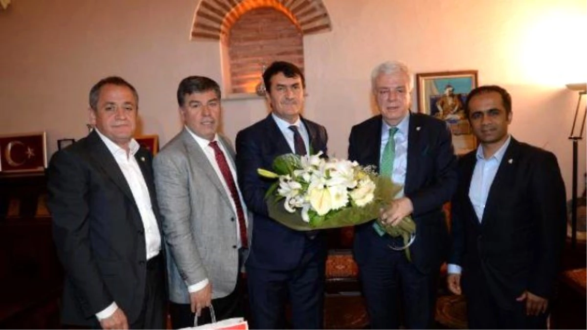Bursaspor Başkanı Ali Ay\'dan Osmangazi Belediye Başkanı Dündar\'a Ziyaret