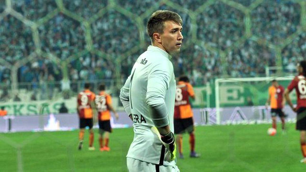 Galatasaraylı Muslera: İyi Bir Teklif Gelirse Kulüple Konuşuruz