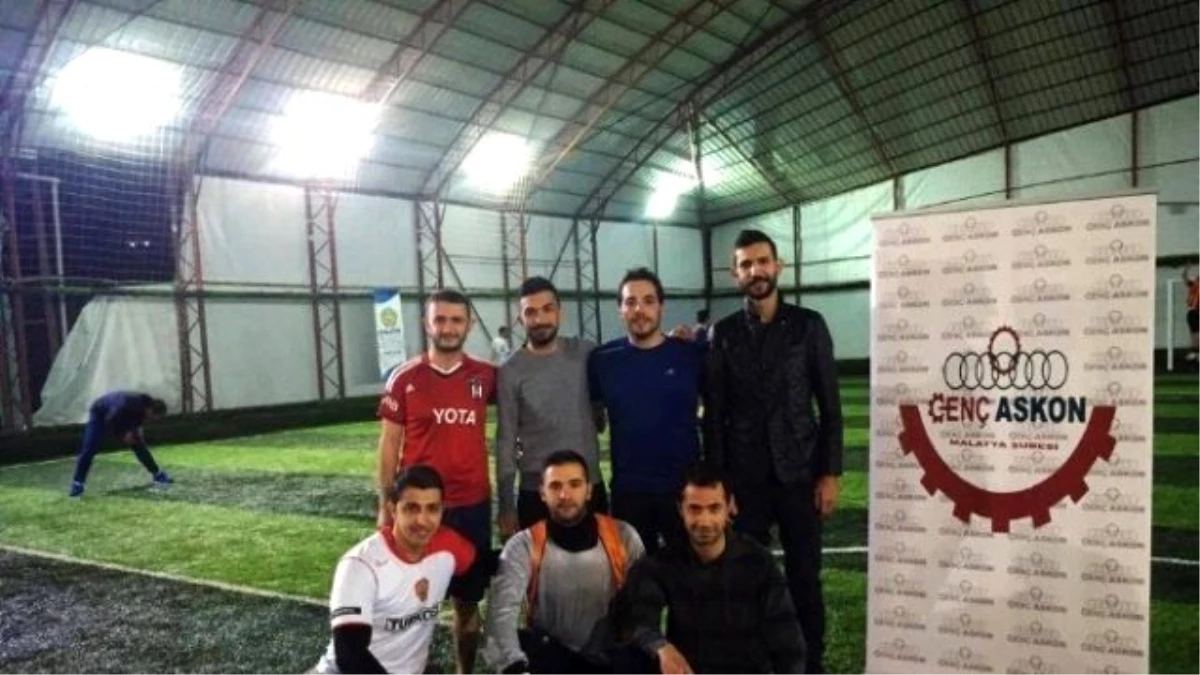 Genç Stk\'lar, Halı Saha Futbol Turnuvasında Bir Araya Geldi