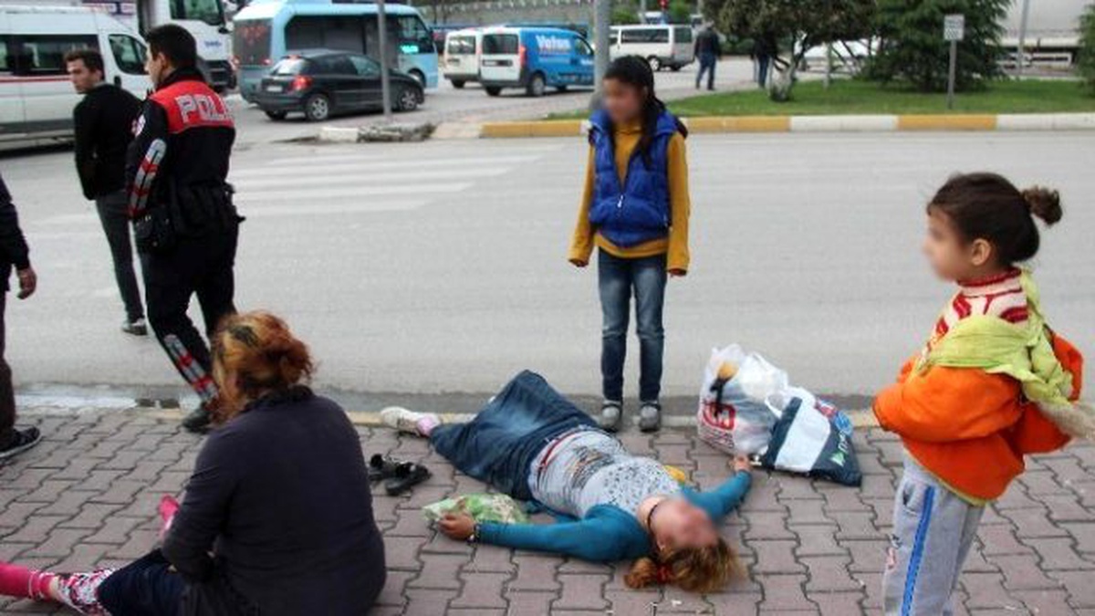 Husumetlisi Olduğu Kadınları Tekme Tokat Dövdü