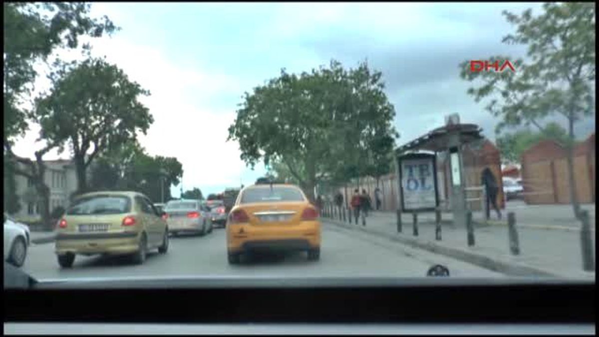Kadıköy\'de Korsan Cd ve Kitap Operasyonu...
