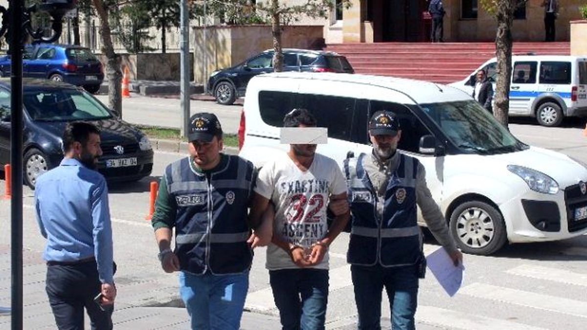 Kendini Polis Olarak Tanıtan Dolandırıcı Yakalandı