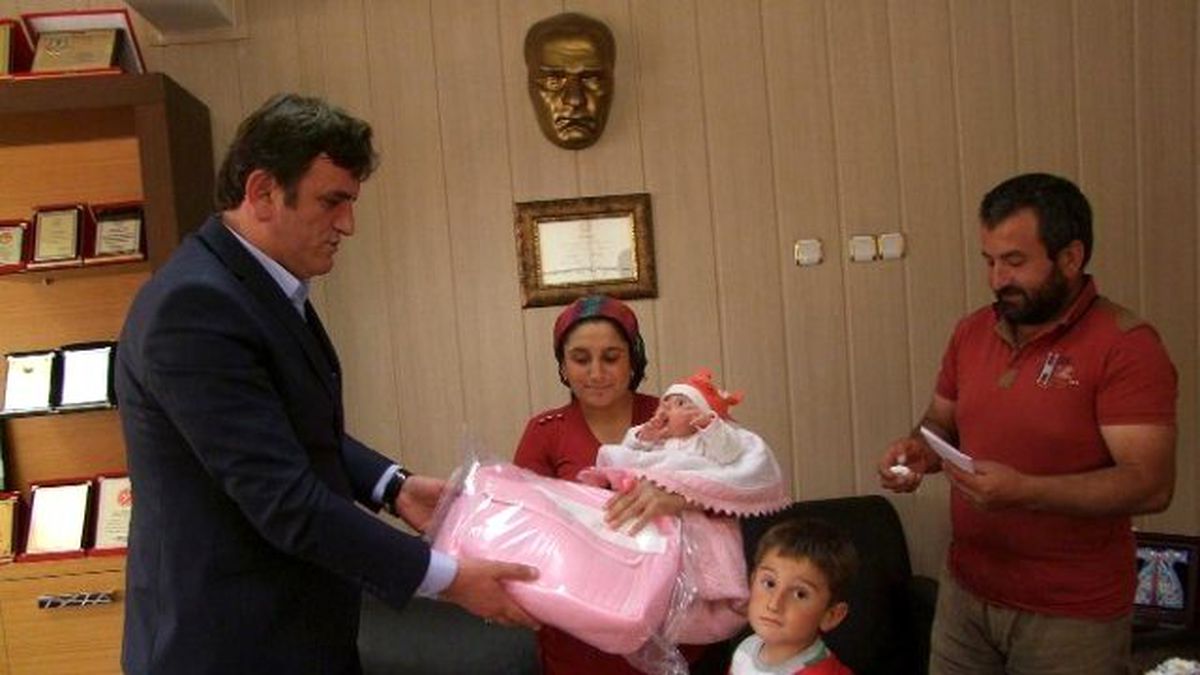 Korkuteli\'nde Bebeklere "Hoşgeldin" Paketi