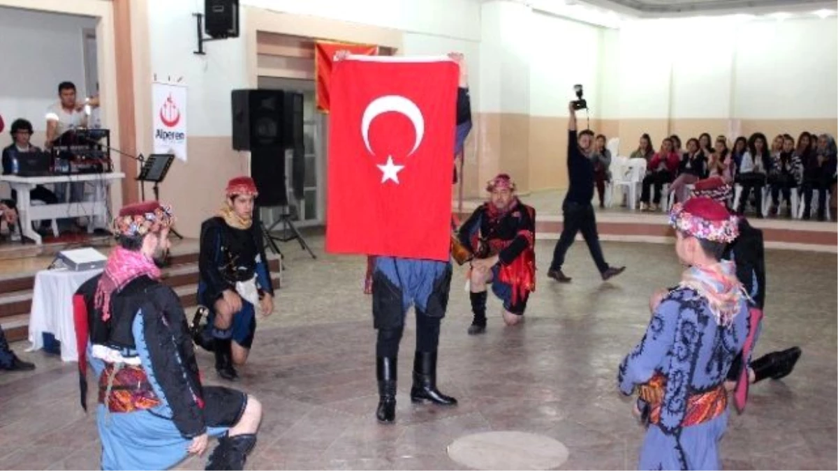 Nazilli\'de Alperenlerin Türk Bayramı Gecesi Büyük İlgi Gördü