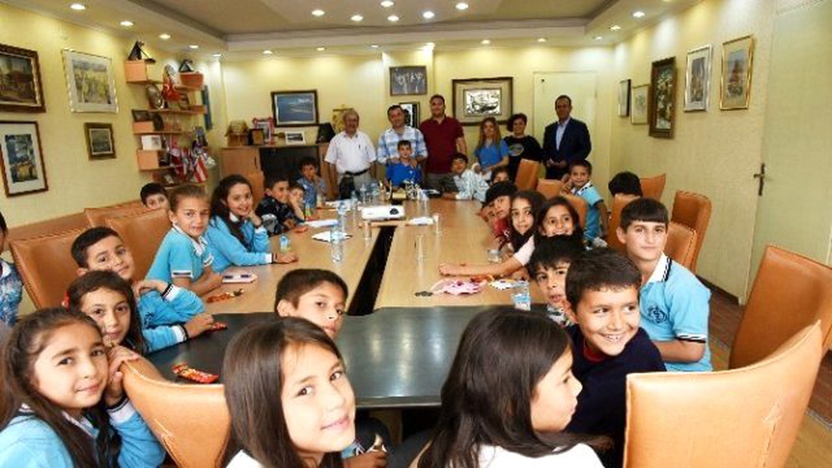 Öğrenciler Sosyal Bilimler Dersini Başkan Yücel ile Birlikte Yaptı