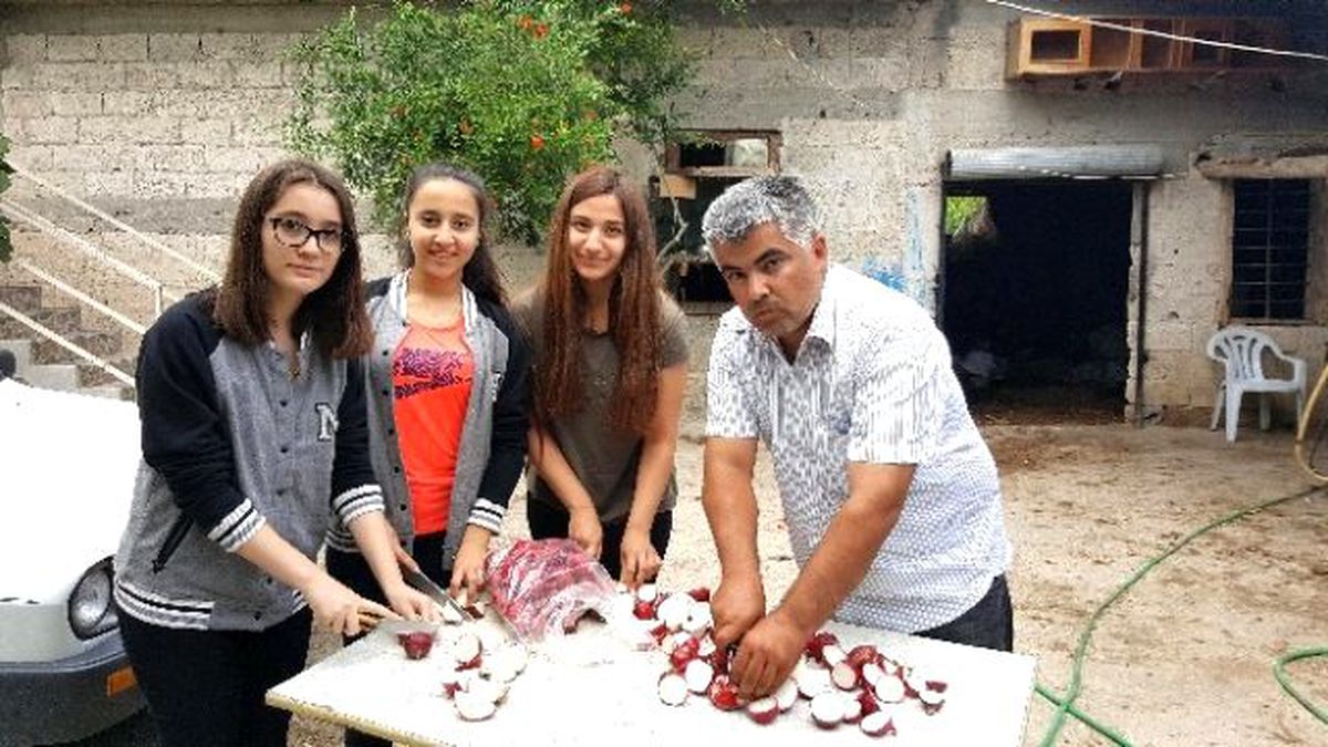 Fen Bilgisi Öğretmeni Öğrencileri ile Turptan Yakıt Üretti