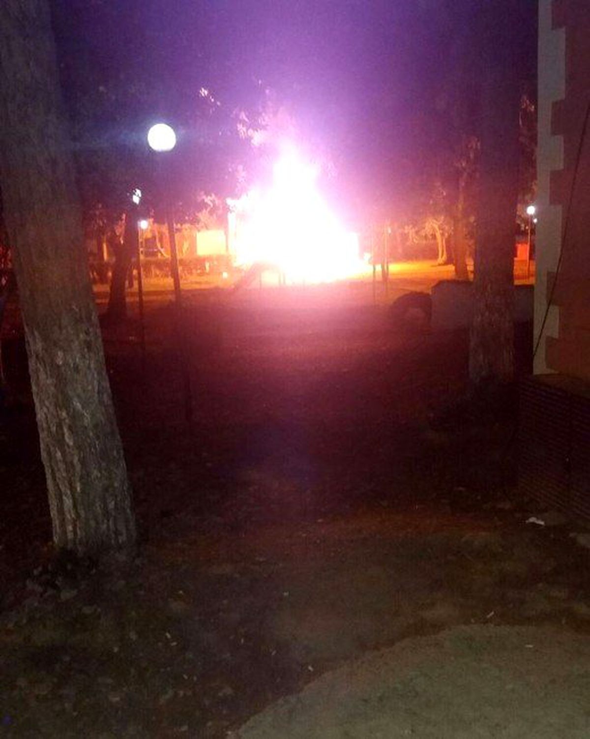 Parktaki Büfe Patlamada Kül Oldu