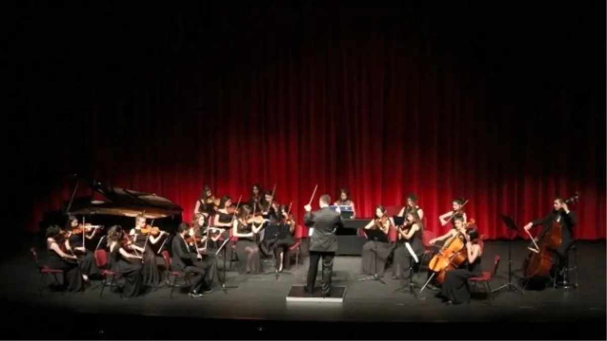 Paü Gençlik Oda Orkestrasından Muhteşem Konser