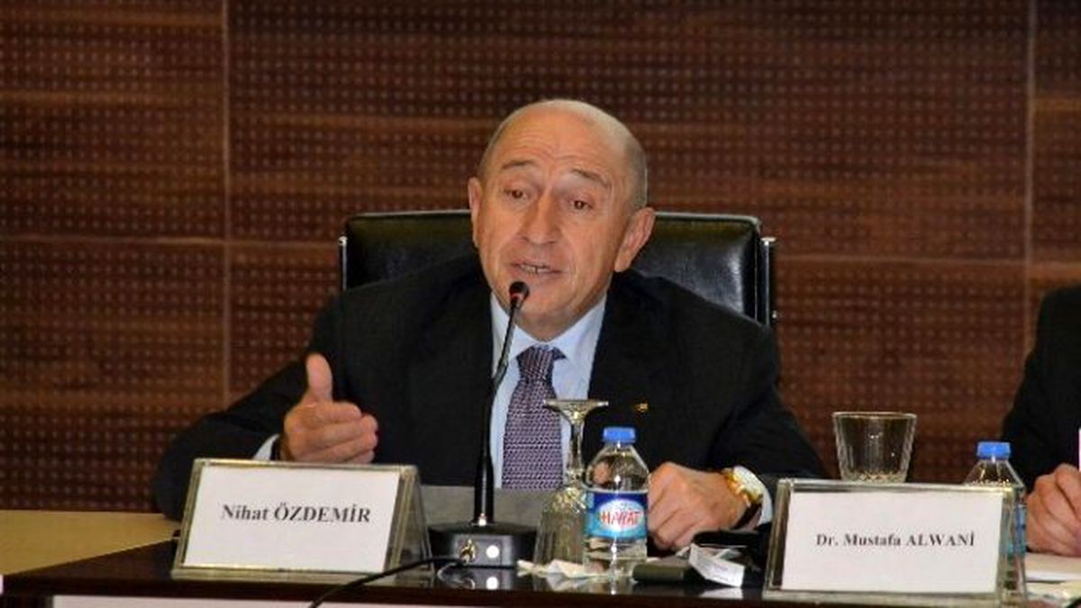 Siirt\'te "Ekonomi Perspektifinde Ortadoğu ve Türkiye" Paneli