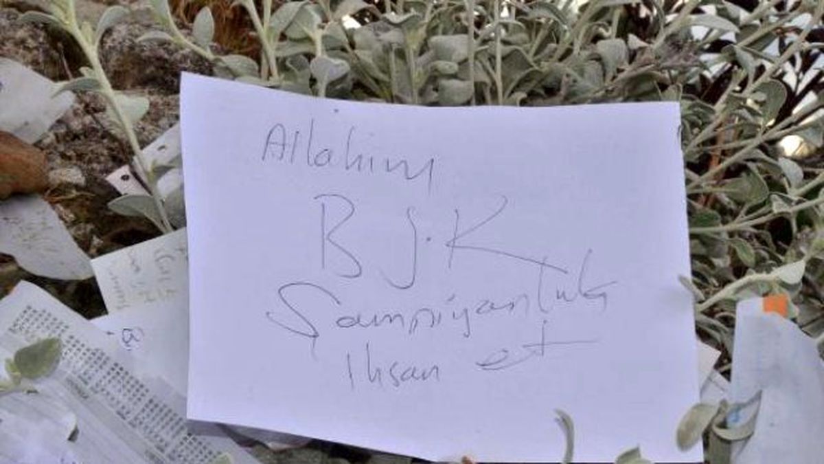 Spil\'deki Hacet Dede Türbesinde Hıdrellez Hareketliliği