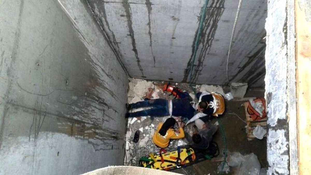 Su Deposuna Düşen İşçiyi İtfaiye Kurtardı