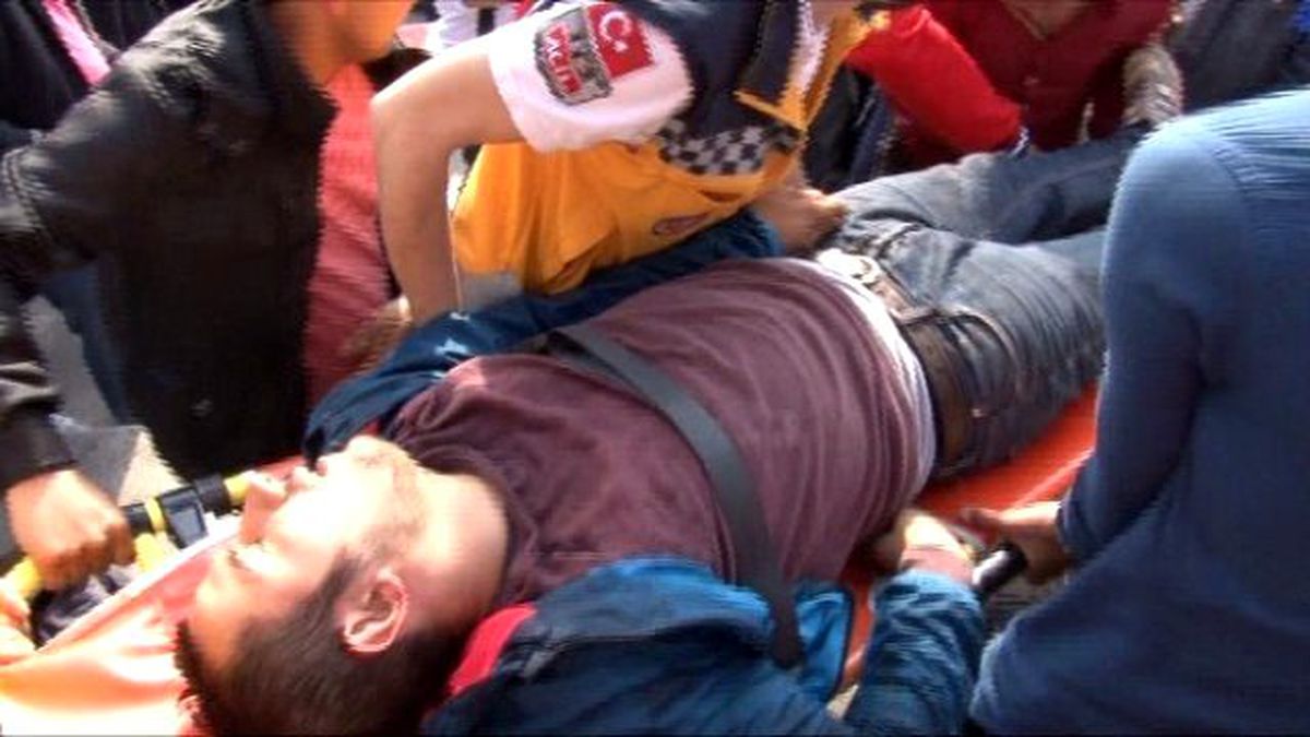 Talihsiz Taraftar Maç İzlerken Duvardan Düştü