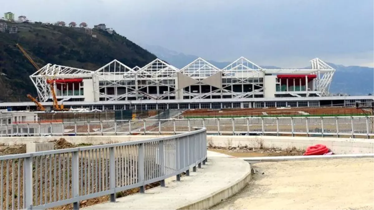 Trabzonspor, Akyazı Stadı'nı Seyircisiz Açmayacak
