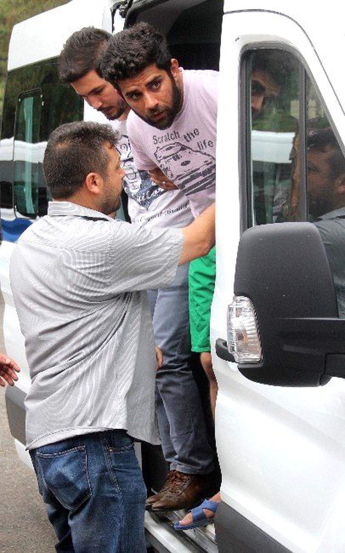 98 Kilo Esrarla Yakalanan Muhtarın Oğlu Tutuklandı