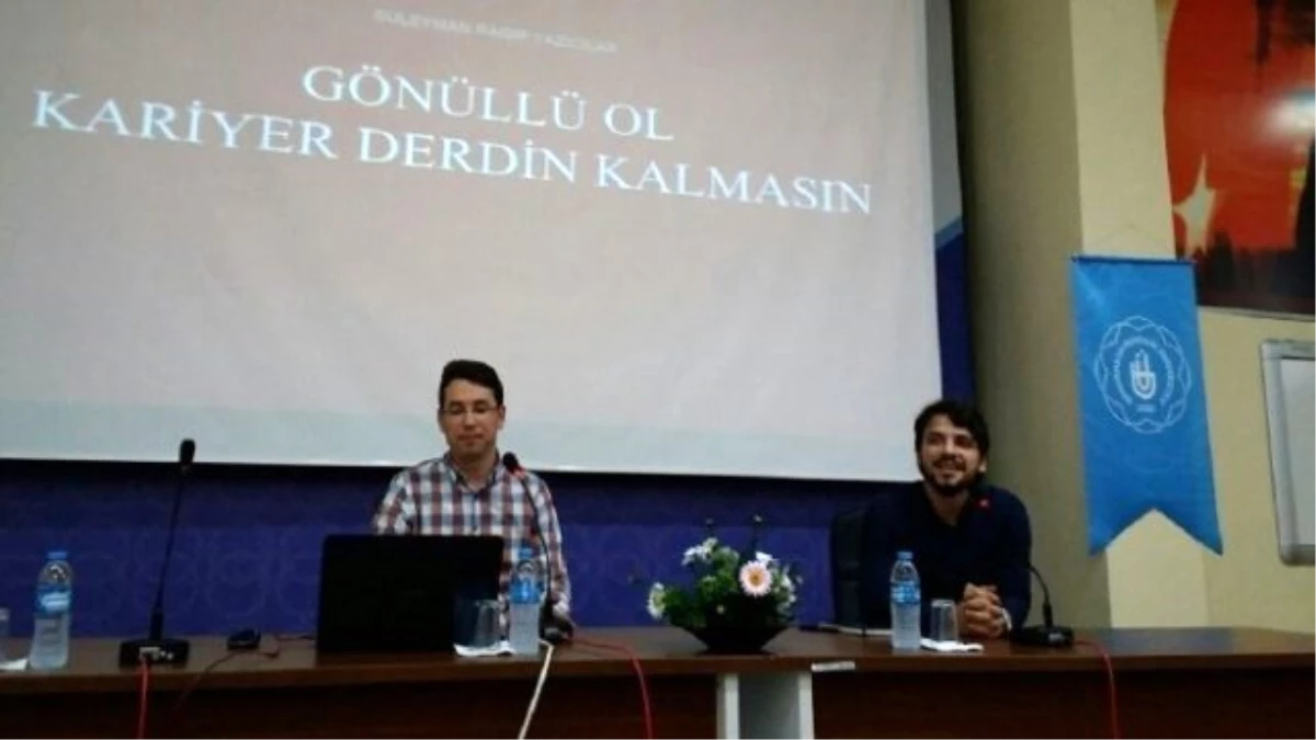 Bandırma\'da \'Gönüllü Ol Kariyer Derdin Kalmasın\' Konferansı Yapıldı