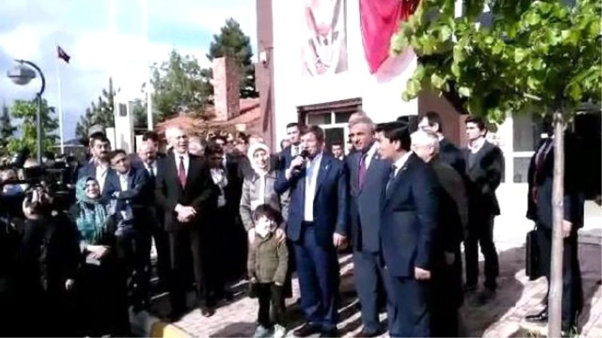 Başbakan Davutoğlu, Memleketi Konya\'da Coşkuşla Karşılandı (3)