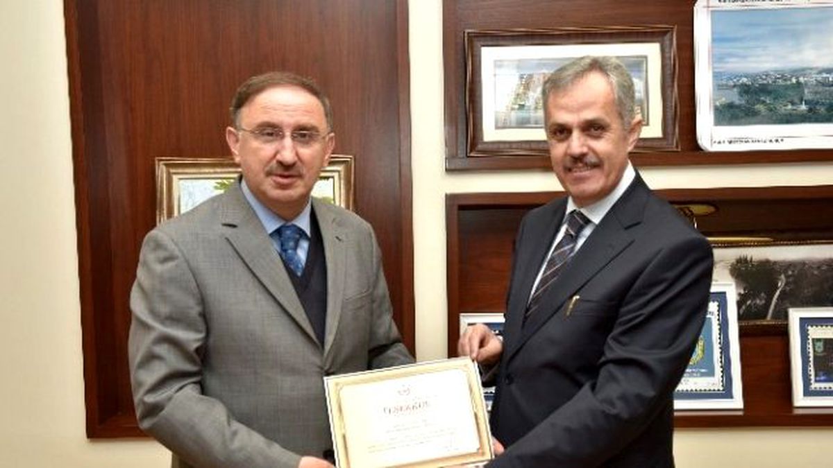 Başkan Kurtulan\'a MEB\'den Teşekkür Belgesi