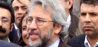 Can Dündar'a Yapılan Saldırıya İlk Tepkiler Sosyal Medyadan Geldi