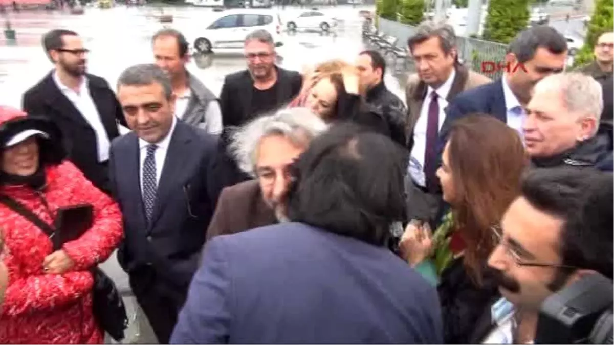 Can Dündar: Savcı Casusluk ve Darbecilik İddiasından Vazgeçti