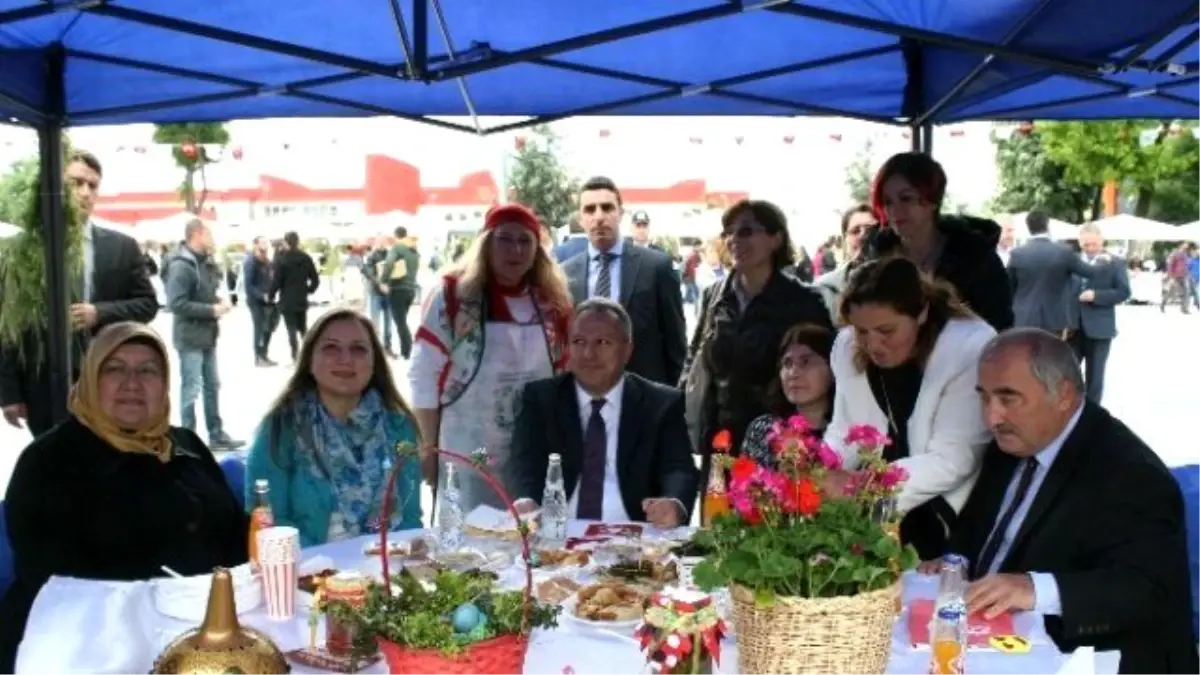 Düzce Ot Festivali Renkli Görüntülerle Başladı