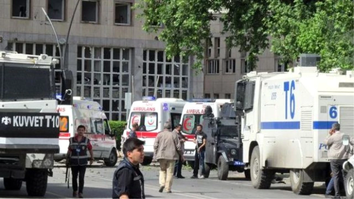 Gaziantep\'teki Bombalı Saldırıda Şehit Sayısı 3\'e Yükseldi