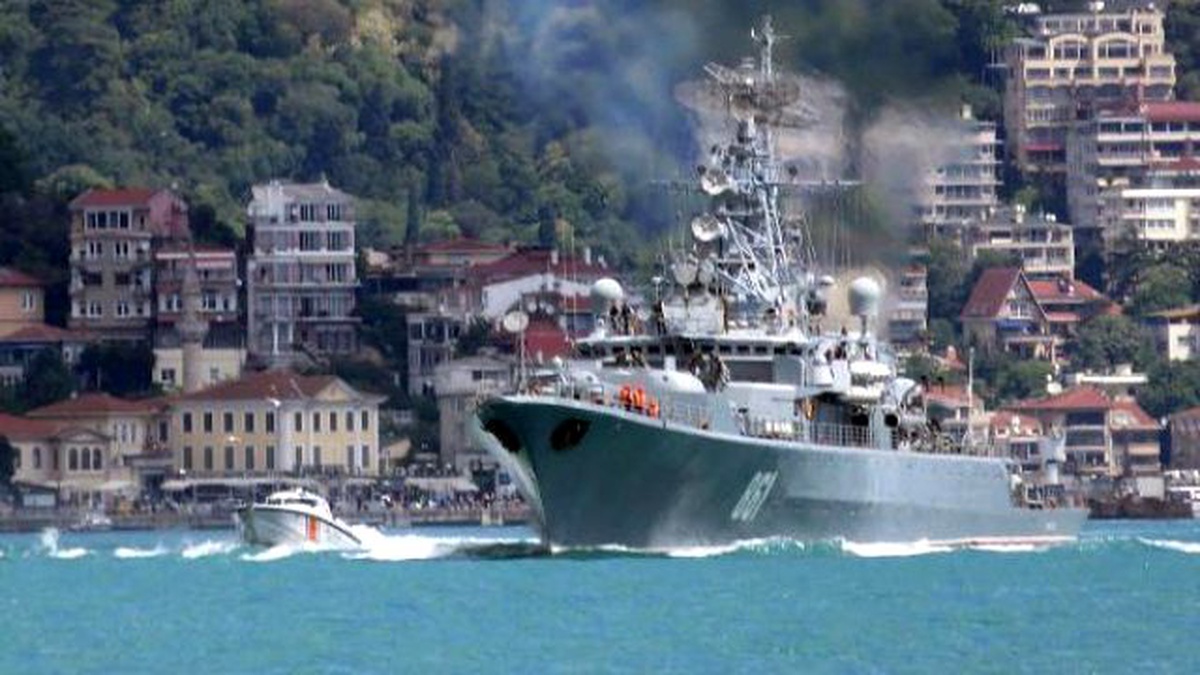İkinci Rus Savaş Gemisi de İstanbul Boğazı\'ndan Geçti