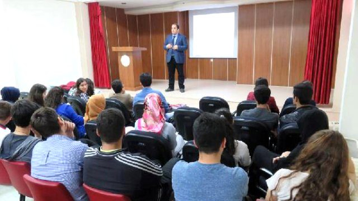 Nusaybinli Öğrencilere İstanbul\'dan Kariyer Eğitimi ve Moral Desteği