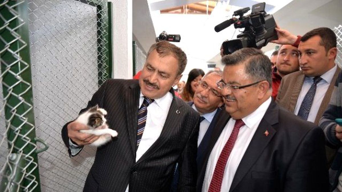 Bakan Eroğlu, Bilecik\'te Sokak Hayvanları Tedavi ve Rehabilitasyon Merkezi\'ni Açtı