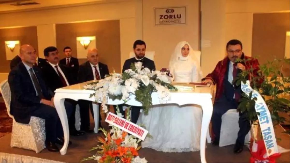 Bakan Süleyman Soylu, Trabzon\'da Bir Çiftin Nikah Şahidi Oldu.