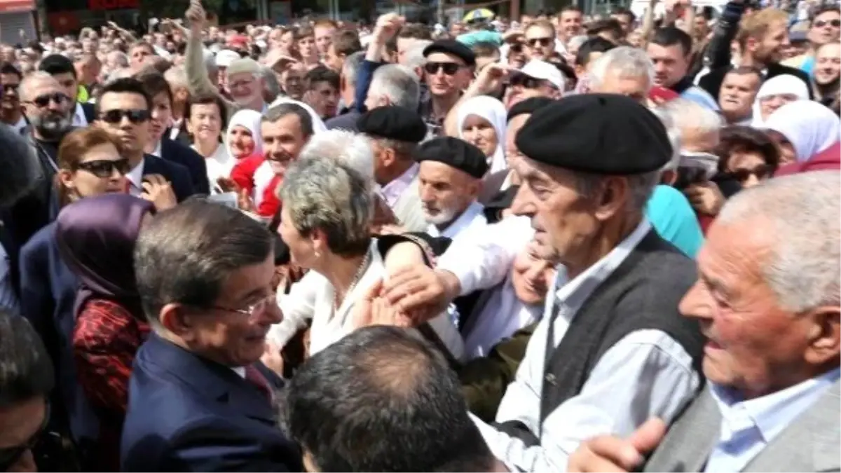 Başbakan Davutoğlu\'na Bosna-hersek\'te Yoğun İlgi