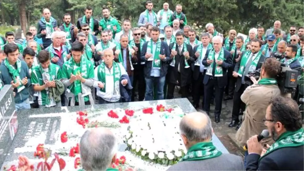 Bursaspor Eski Başkanı İbrahim Yazıcı, Kabri Başında Anıldı