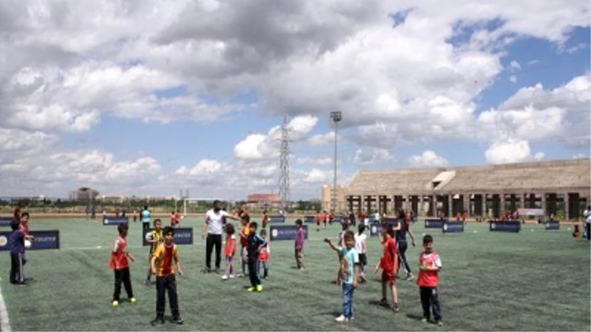 Diyarbakır\'da Çocuk Futbolu