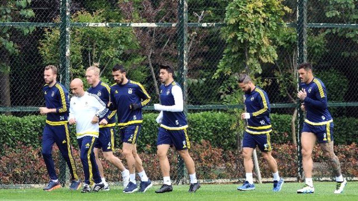 Fenerbahçe\'de Medipol Başakşehir Maçı Hazırlıkları Sürüyor