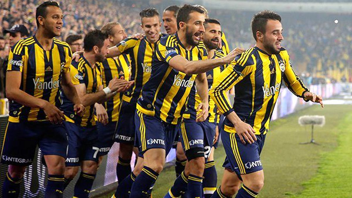 Fenerbahçe, Gökhan Gönül ve Mehmet Topal Kararını Verdi