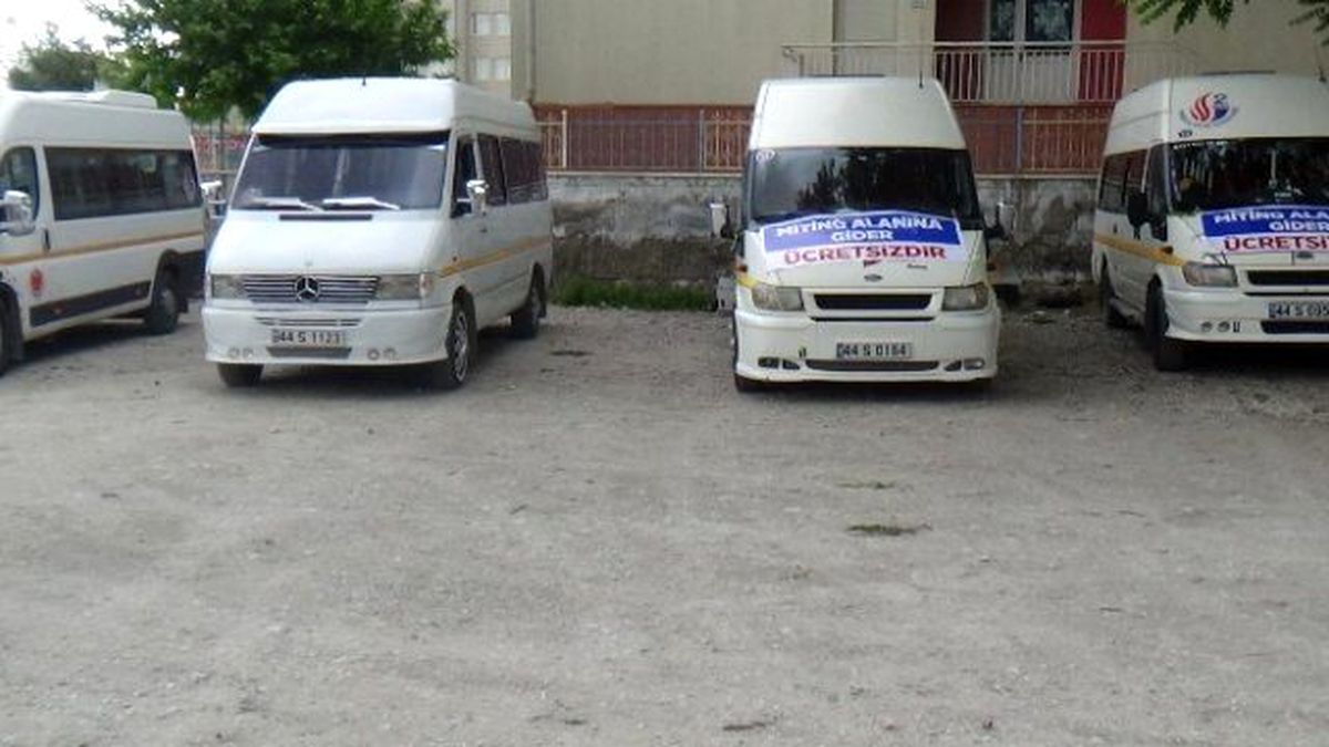 Malatyalı Minibüsçü ve Servisçiler, Gönüllü Olarak Cumhurbaşkanının Mitingine Ücretsiz Yolcu Taşıdı