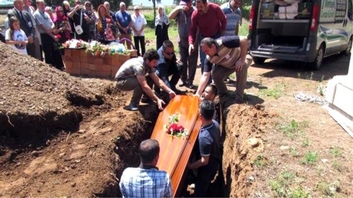 Muğla\'da İngiliz Kadının Cenazesi İslami Usullere Göre Defnedildi