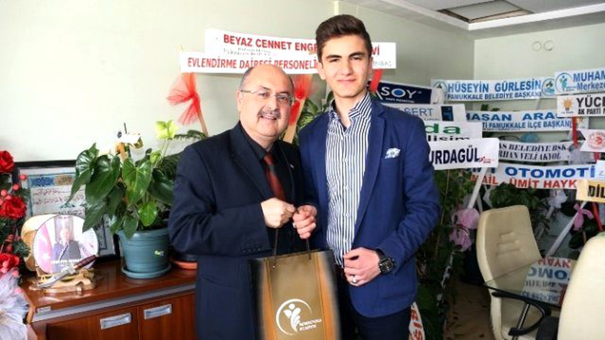 Okul Başkanları Meclisi, Türk Kızılay\'ını Ziyaret Etti
