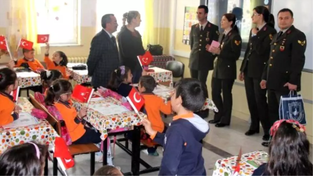 Okuma Yazmayı Öğrendiler, İlk Mektupları Mehmetçiğe Yazdılar