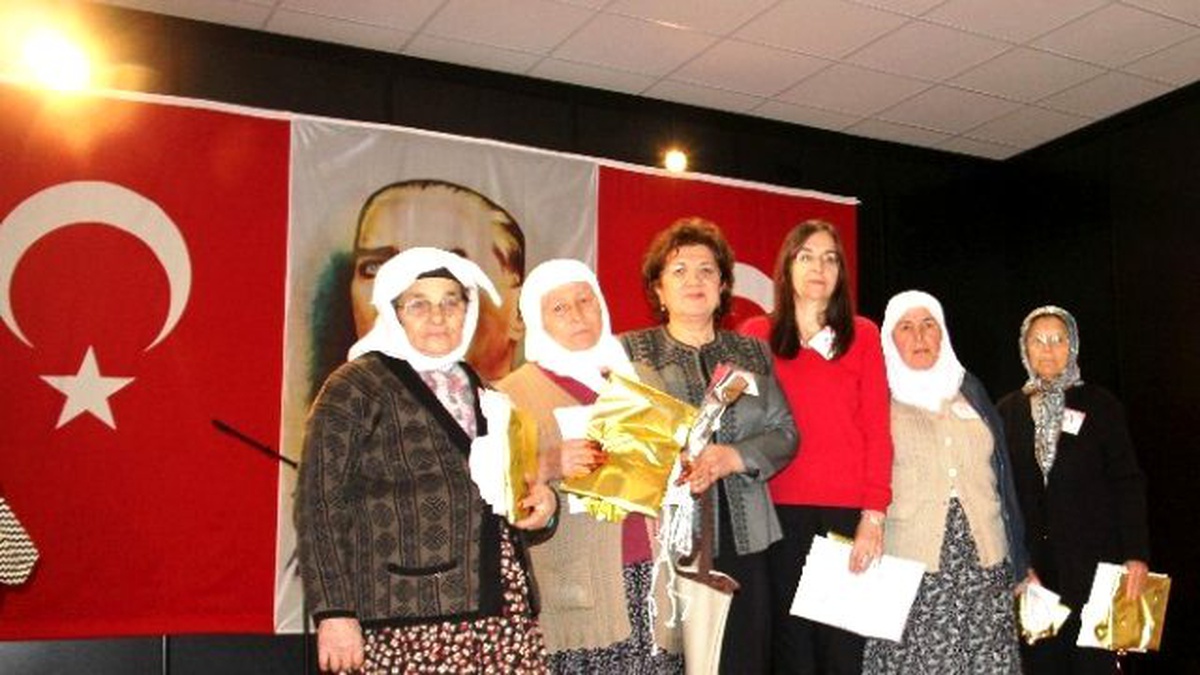 Protokol Eşlerinden Hıdırıllez ve Anneler Günü Etkinilği