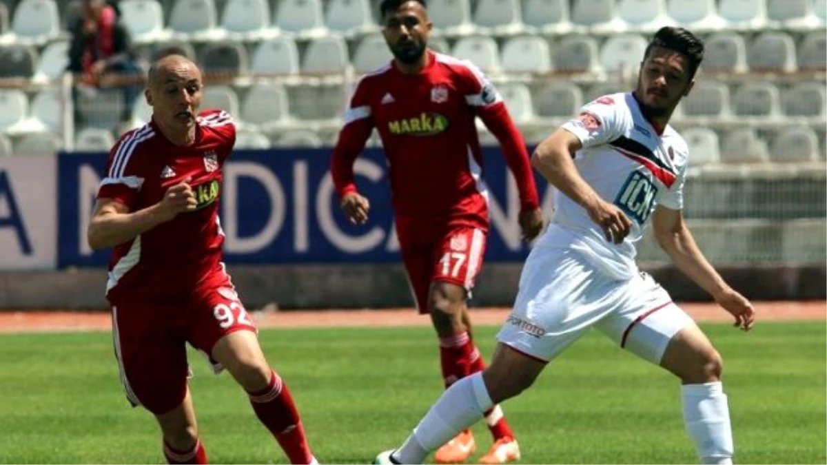 Sivasspor, Sahasında Gençlerbirliği\'ni 2-1 Yendi