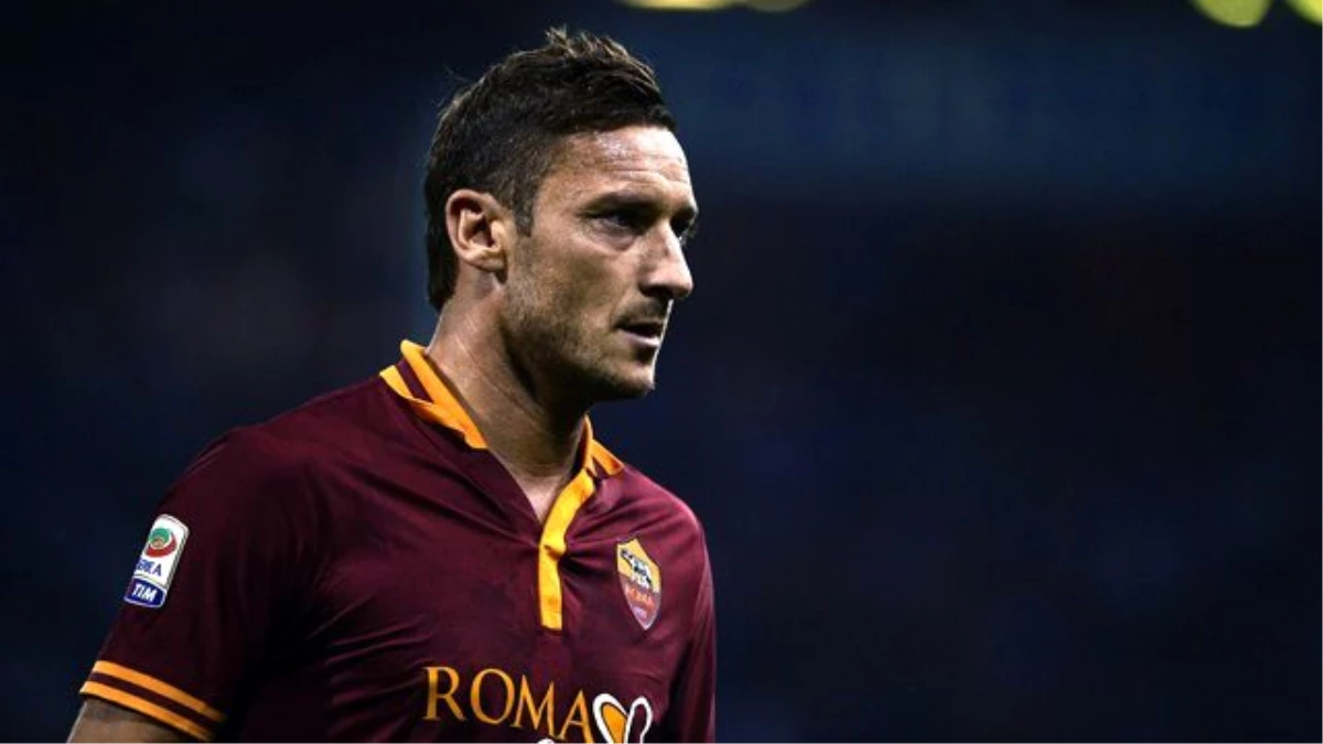 Totti, 1 Yıl Daha Roma\'da Kalacak