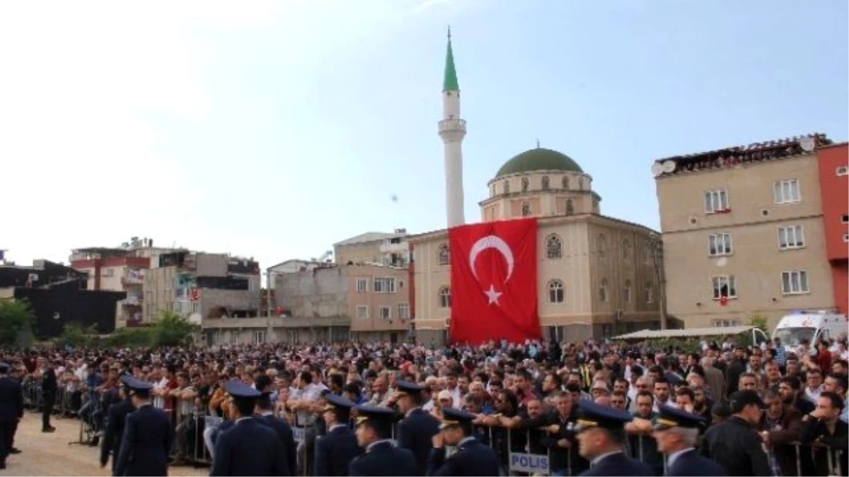 Akıma Kapılarak Şehit Olan Asker Toprağa Verildi