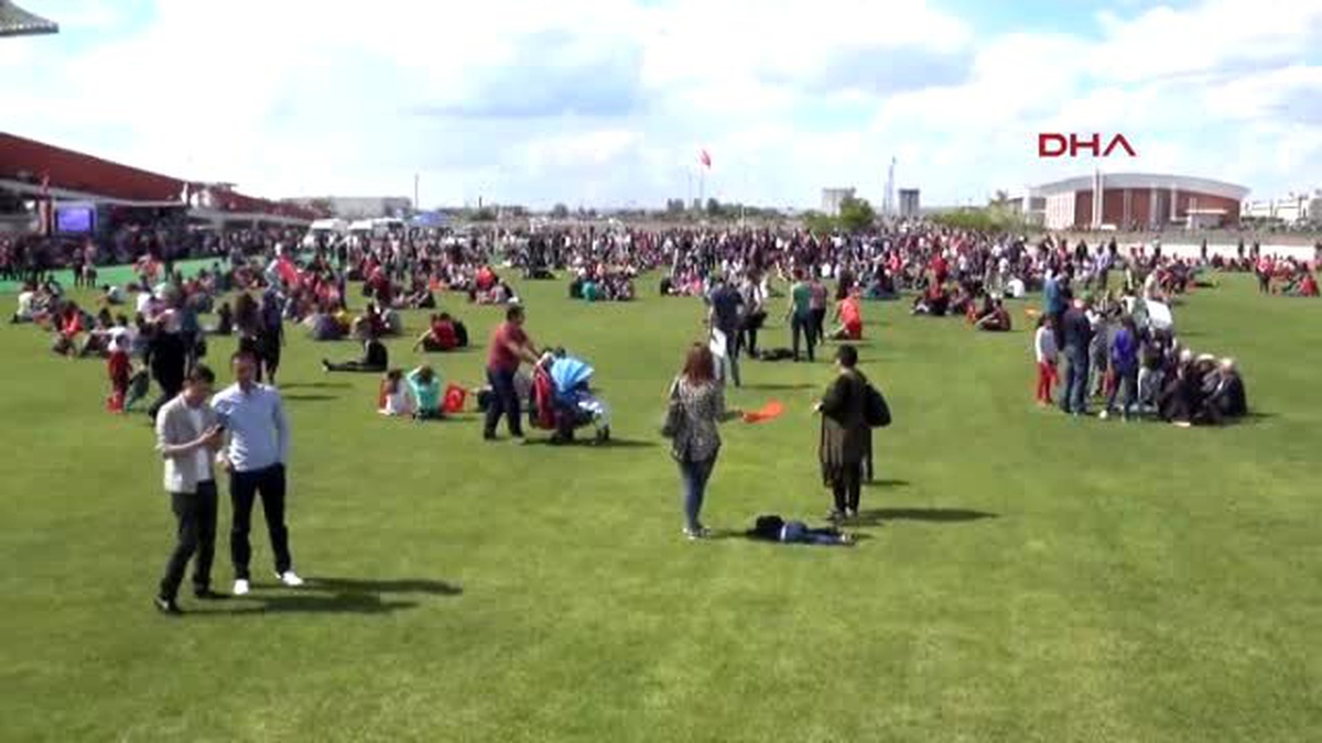 Aksaray Türk Yıldızları\'ndan Hıdırellez Gösterisi