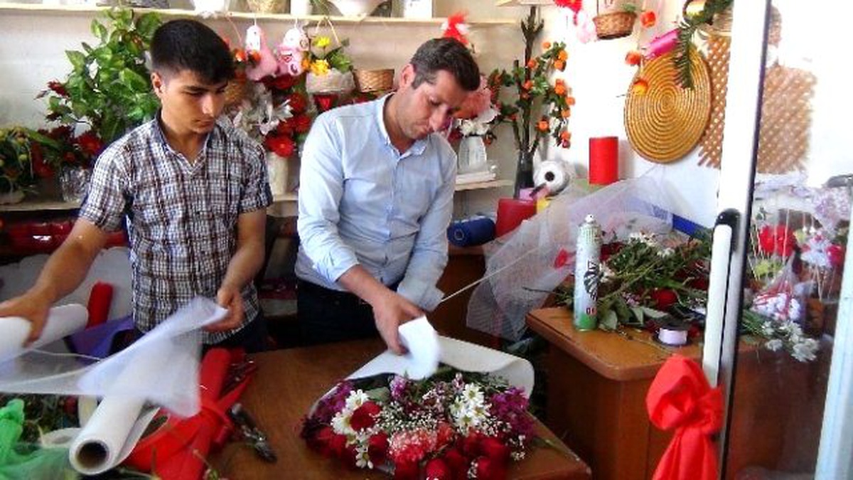 Anneler Günü Çiçekçi Esnafının Yüzünü Güldürdü