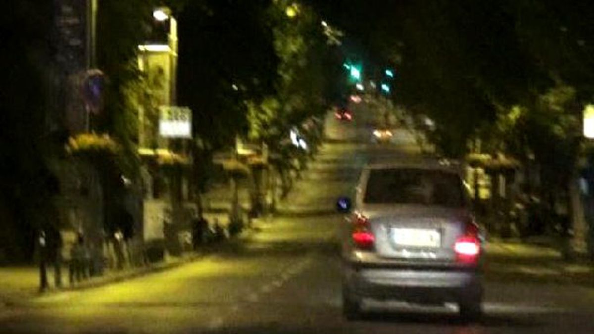 Bağdat Caddesi\'nde Yürekleri Ağıza Getiren Otomobil